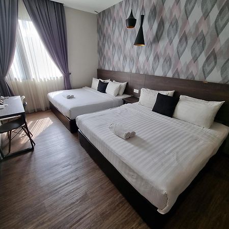 The Square Hotel Skudai Exteriör bild