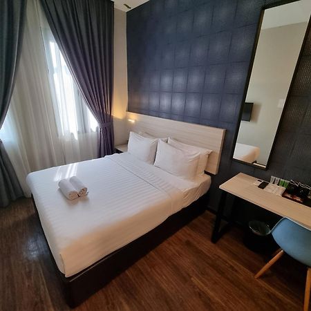 The Square Hotel Skudai Exteriör bild
