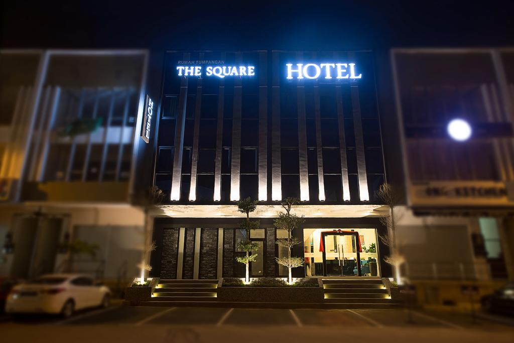 The Square Hotel Skudai Exteriör bild