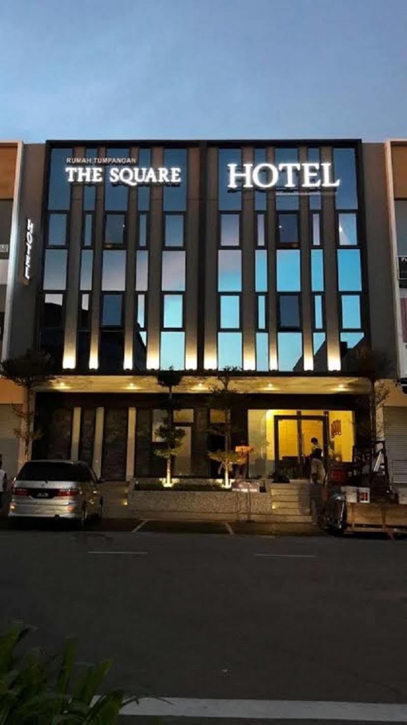The Square Hotel Skudai Exteriör bild